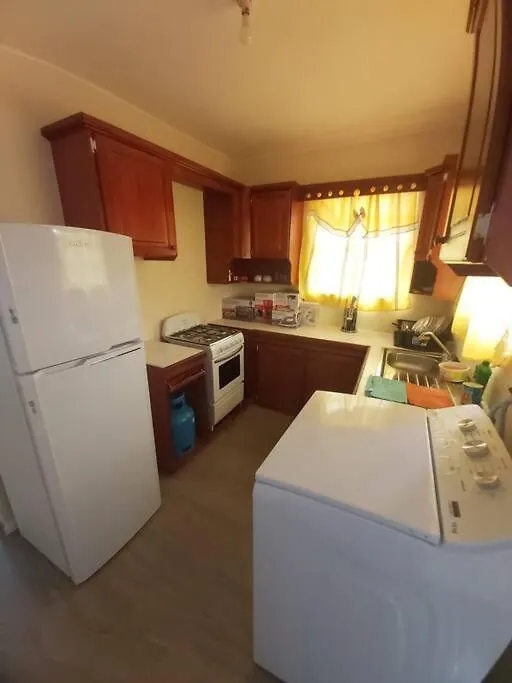 Casa de Férias Kensington Oval- 2 Bed 1 Bath Vila Bridgetown Barbados